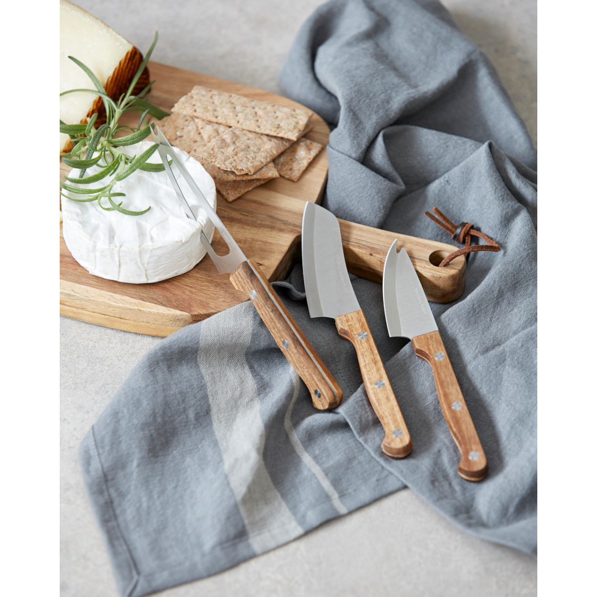 Nvcheese knivar, naturen