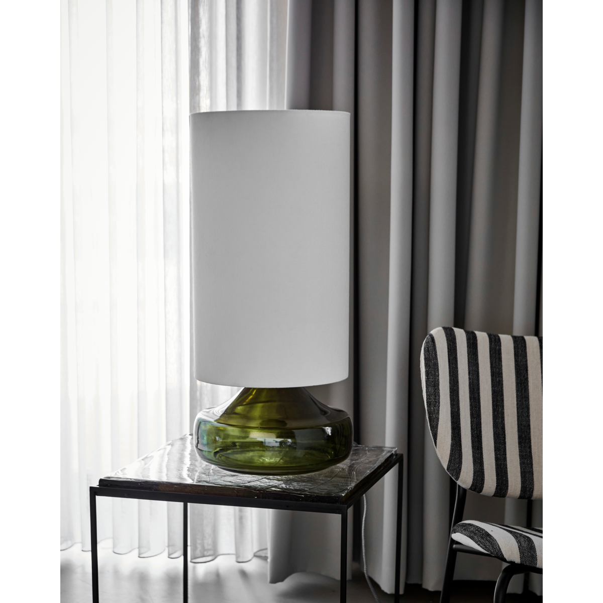 Bordslampa, hdmatte, grön; vit