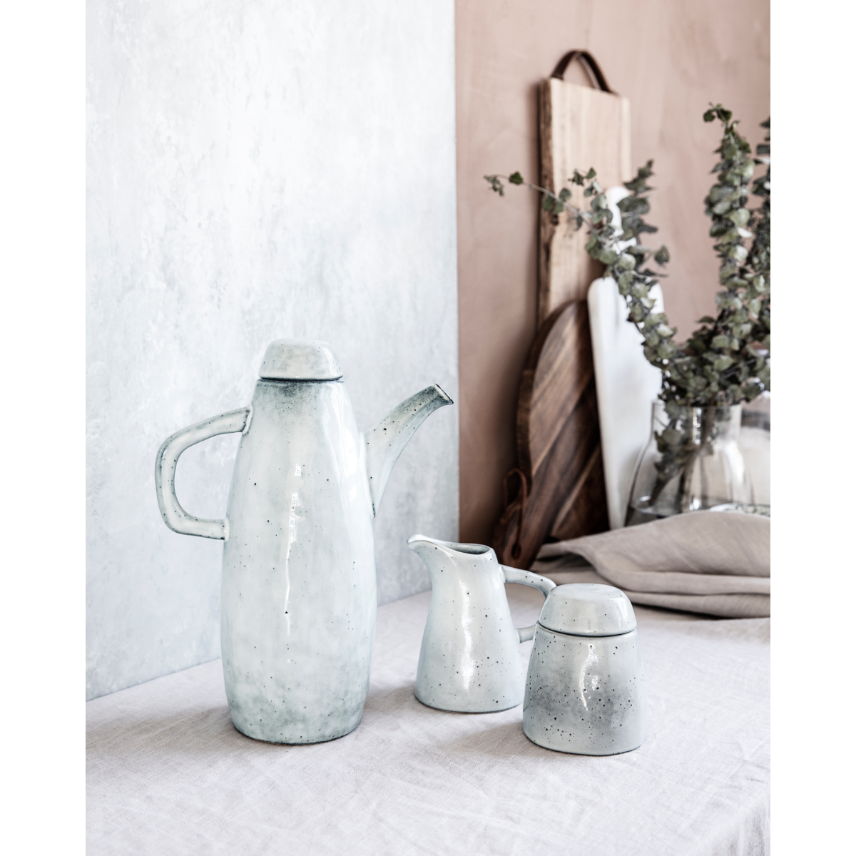 Pitcher, rustik, grå;