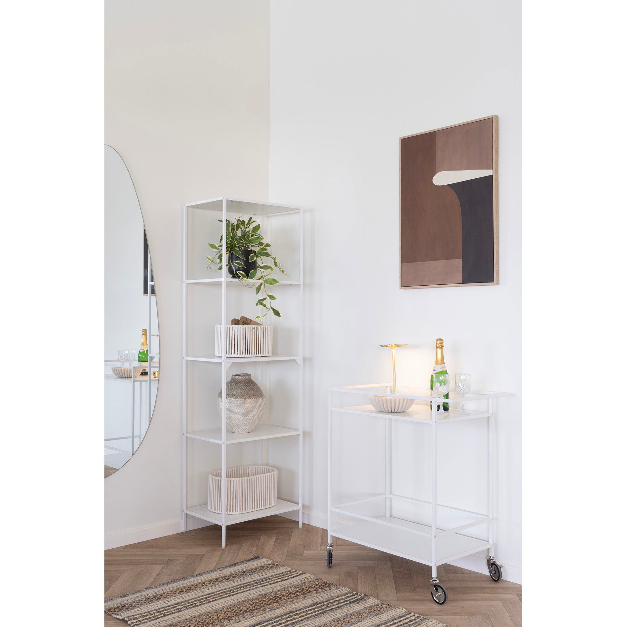 2 hvide hylder
