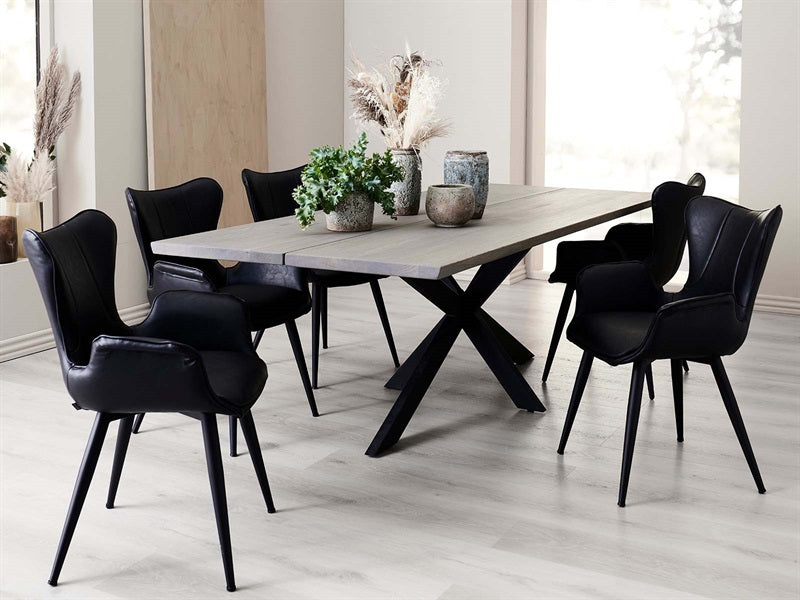 Förlorad stol, svart