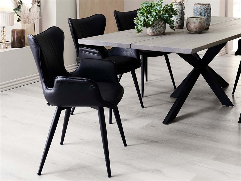 Förlorad stol, svart