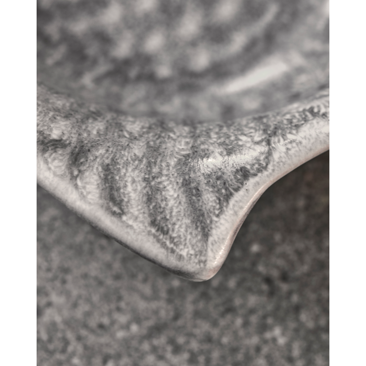 Serverande maträtt, hdmaki, grå