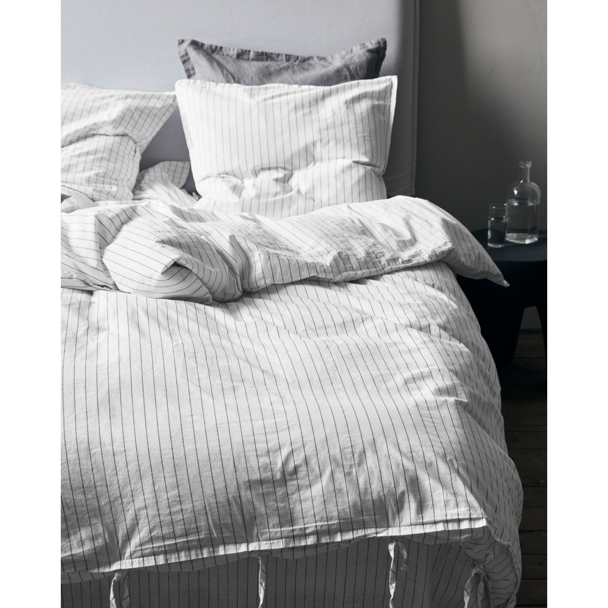 Bed Set, Bnddagny, Snow W. Coal