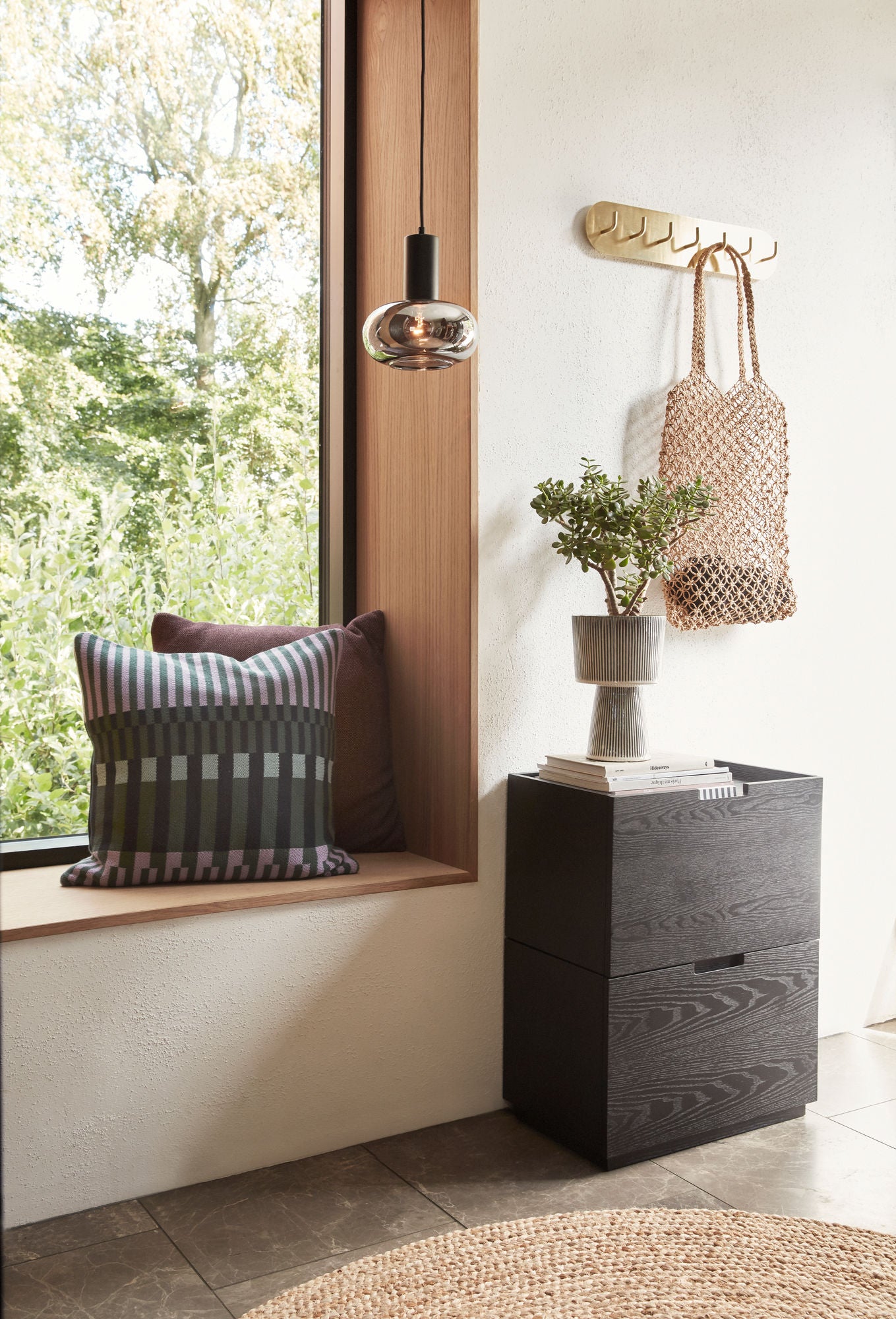 Hübsch Form Klädhängare Mässingsfärg