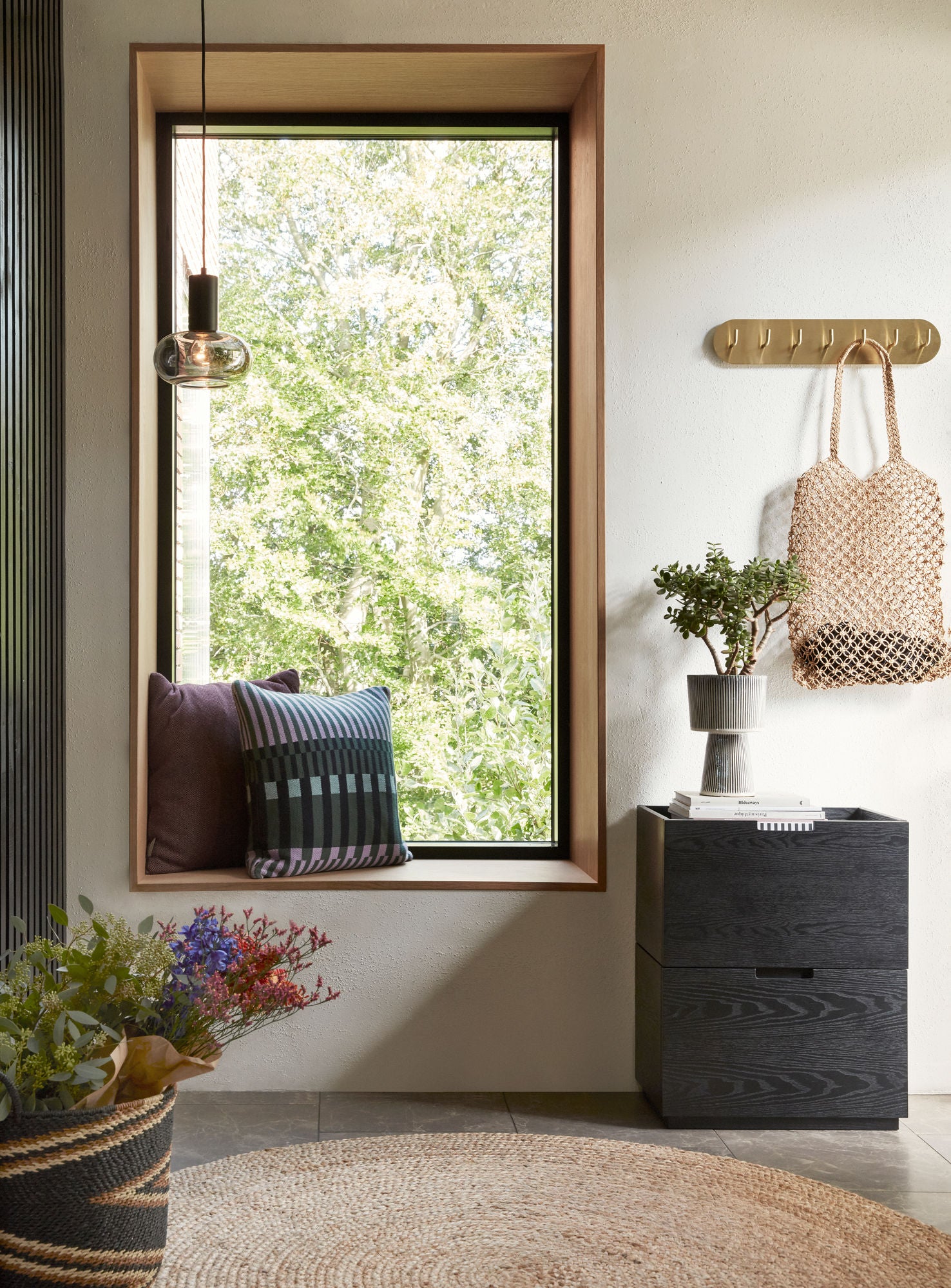 Hübsch Form Klädhängare Mässingsfärg