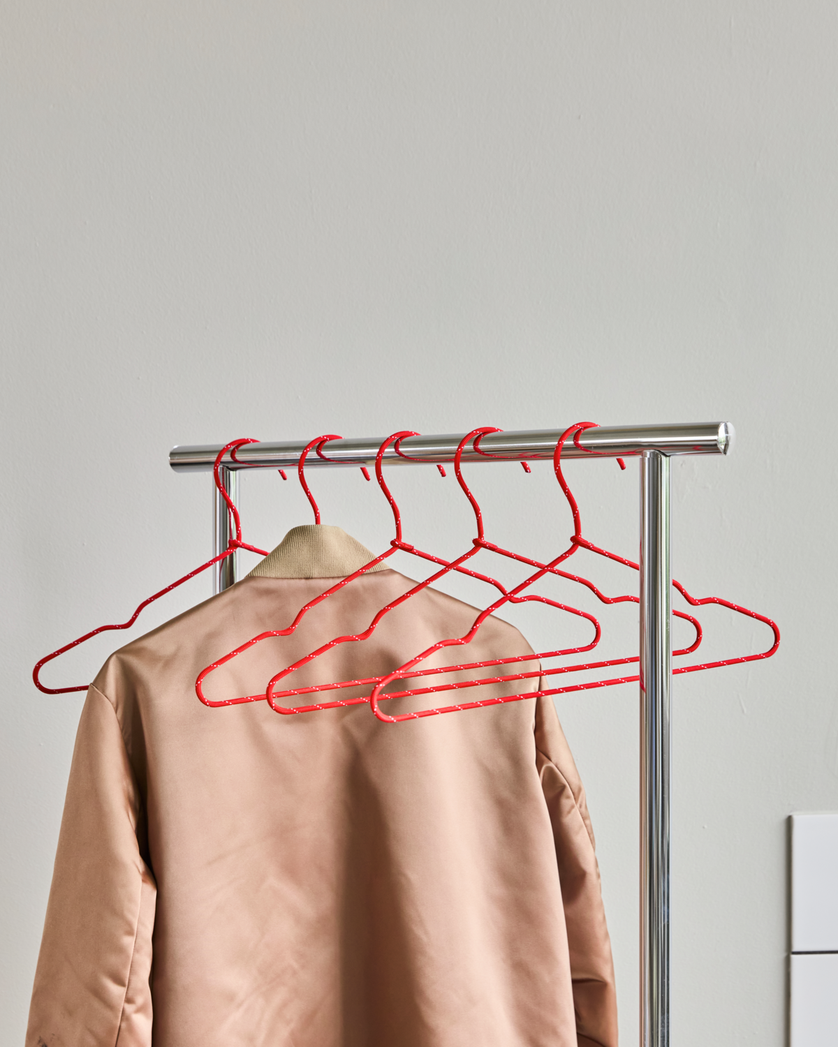 Hängare, HDWire, Röd