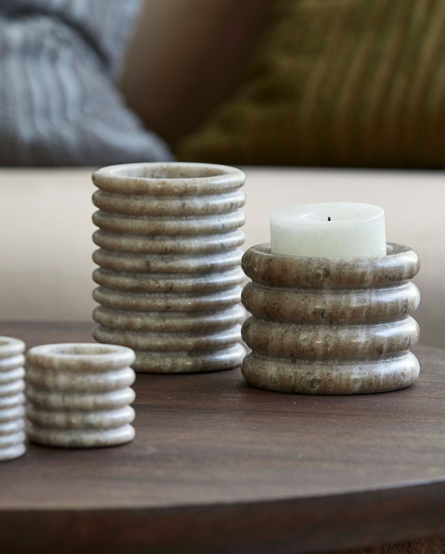 Otok ljusstake i marmor - stor - h8 cm - ljusbrun