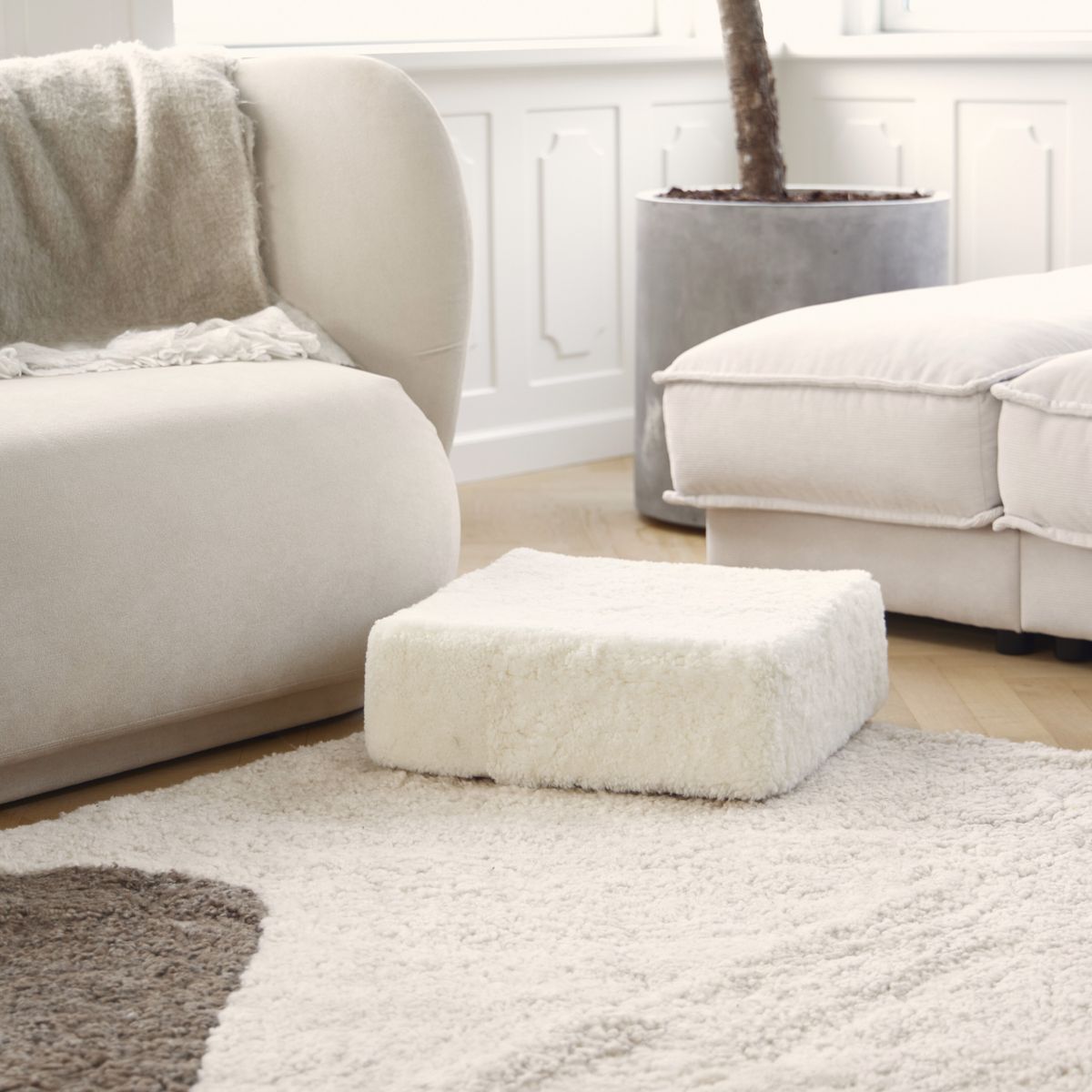 Poff | Korthårig | Nya Zeeland | 40x40x13 cm