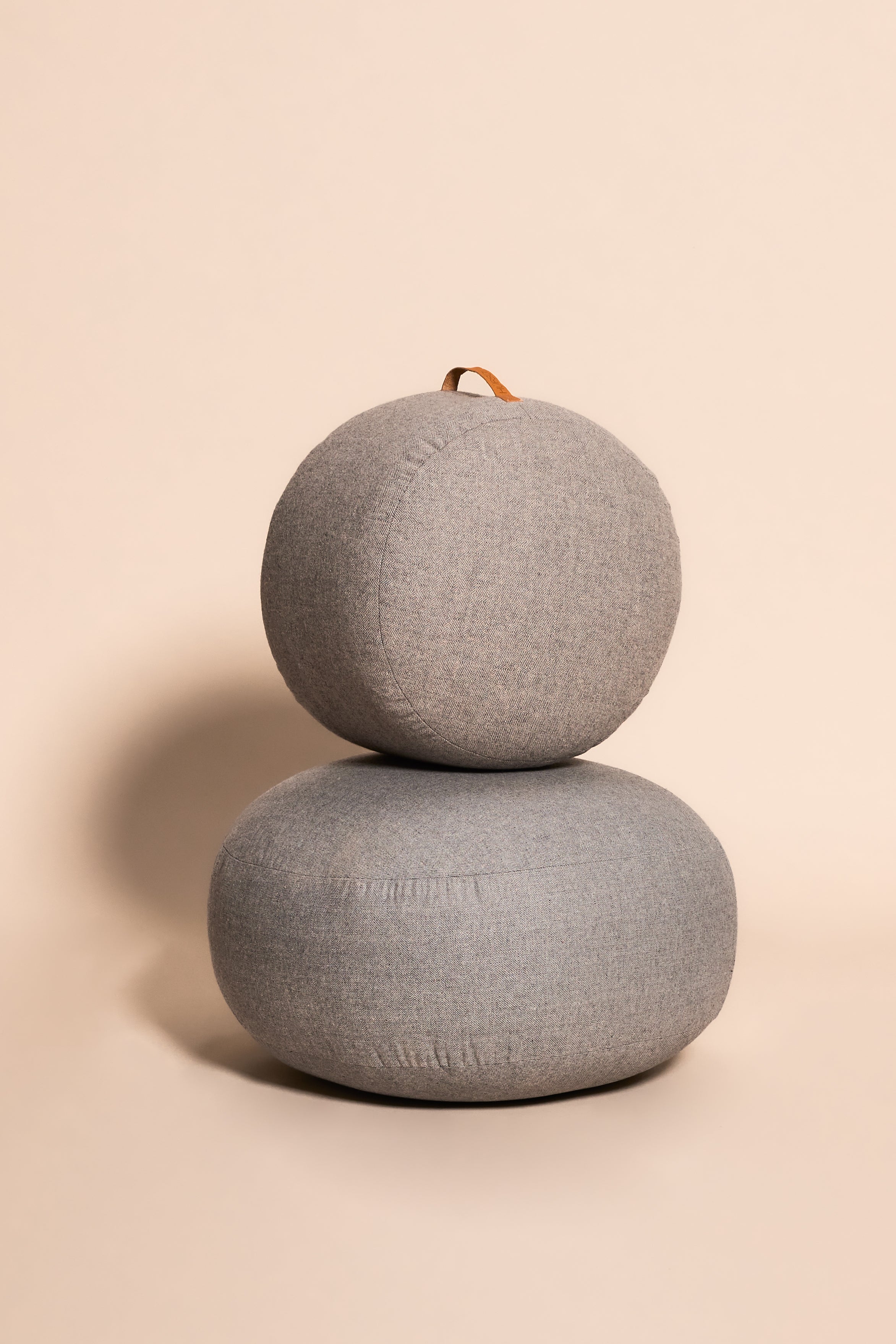 Mochi Puf Ø70 Gray - Ø70xH35CM