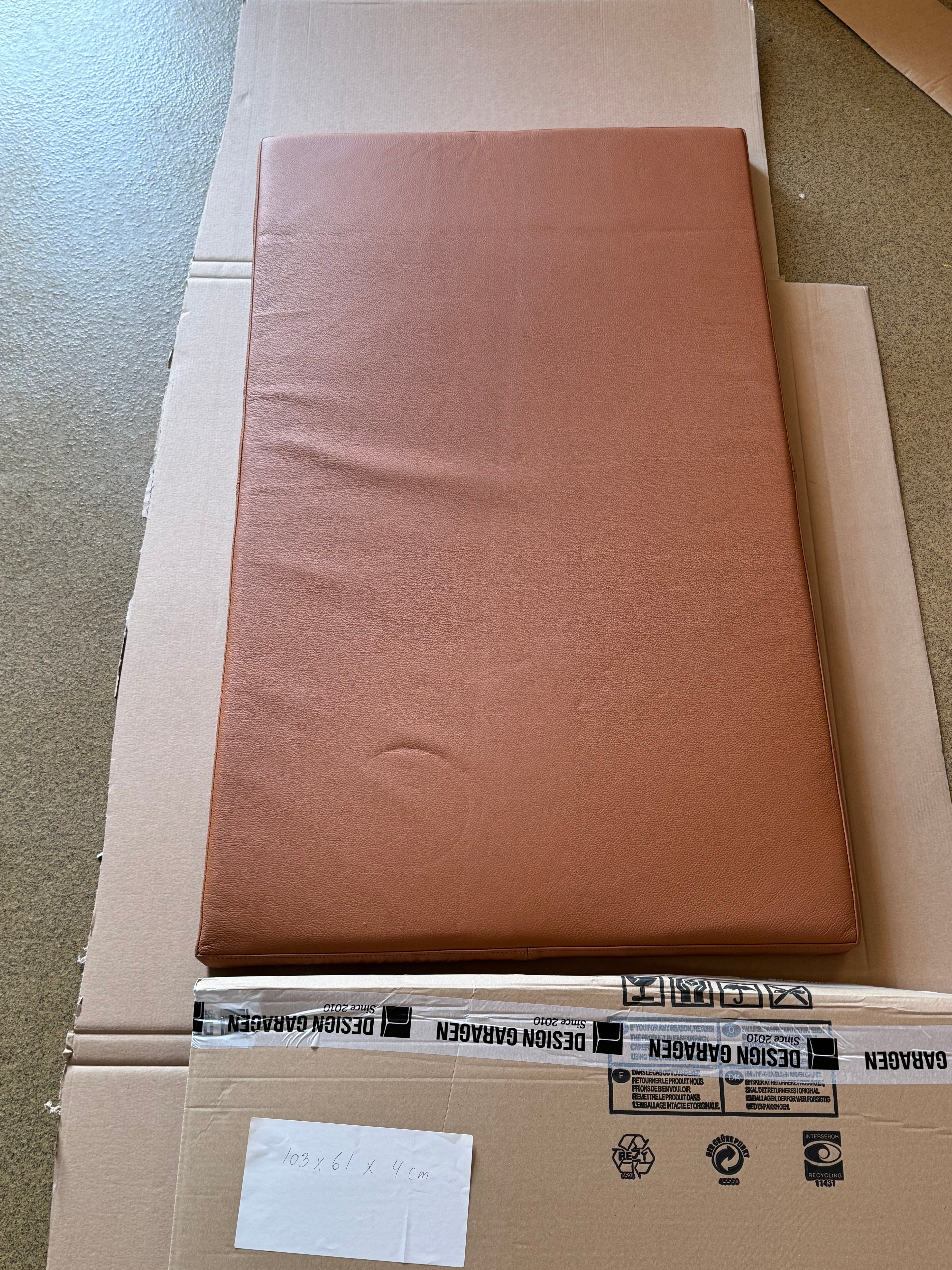 Cognac läderkudde 103x61x4 cm