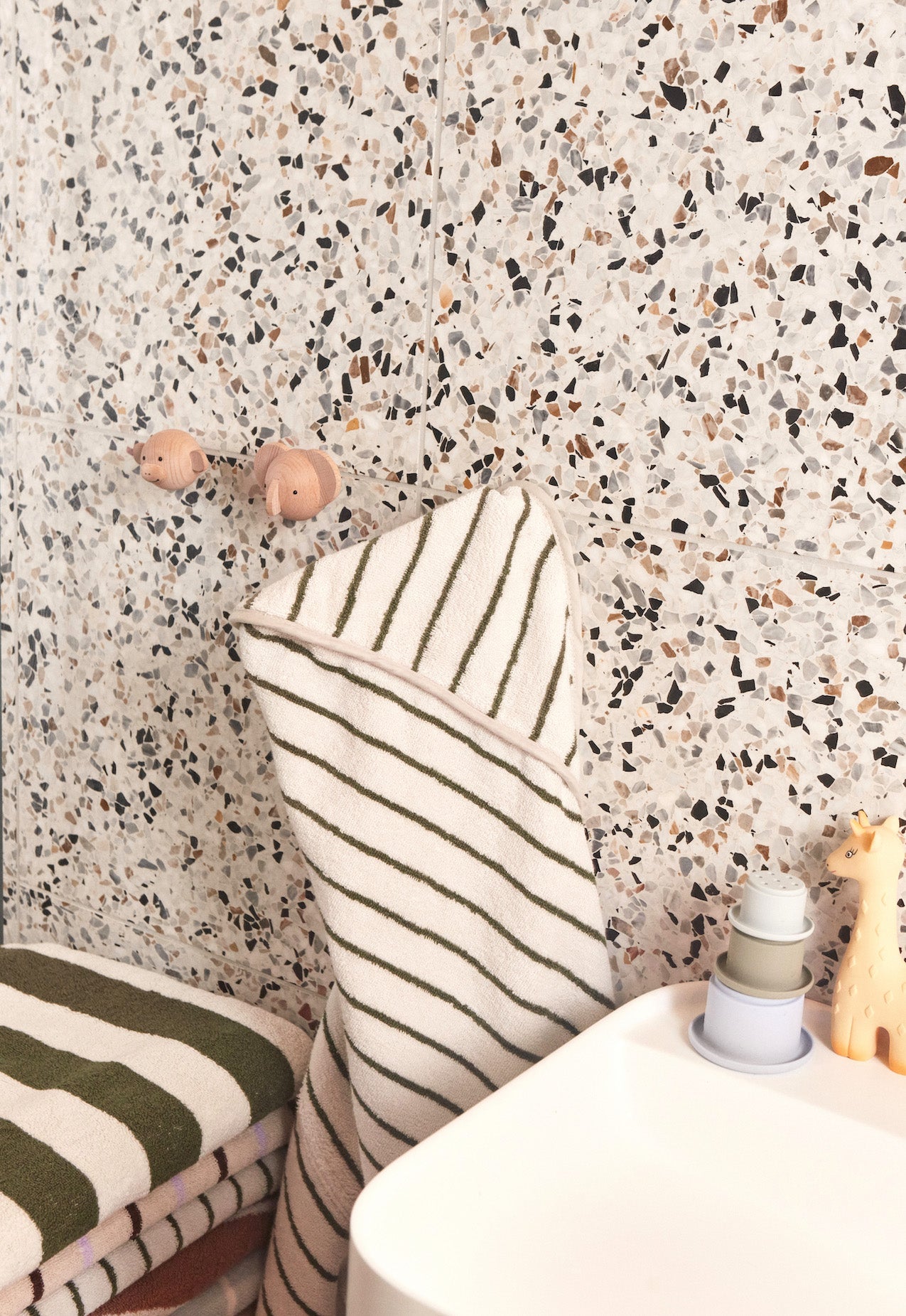 Oyoy mini raita handduk med huva