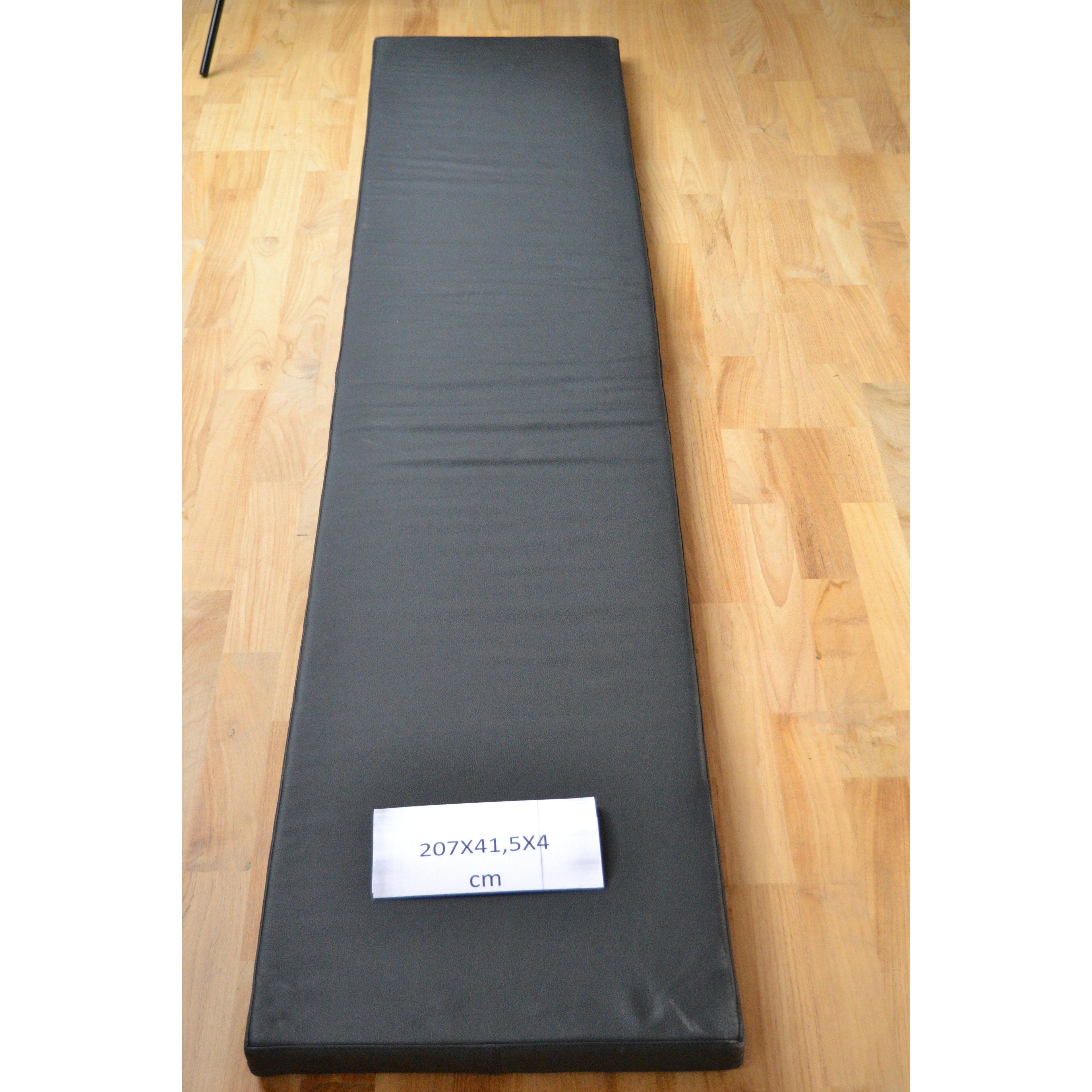 Svart läderkudde 207x41.5x4 cm