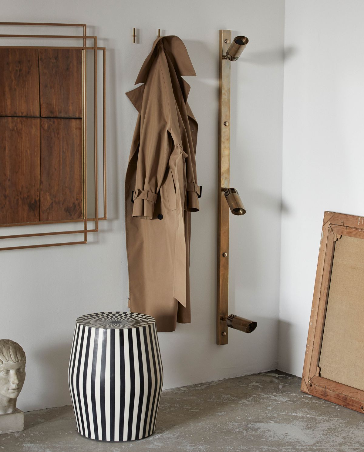 Bragi vägglampa, 3 fläckar - mässing