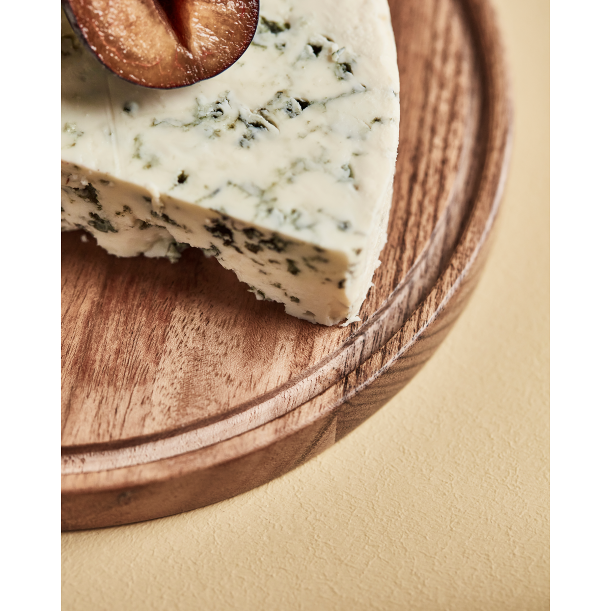 Ostklocka, nvfromage, naturlig