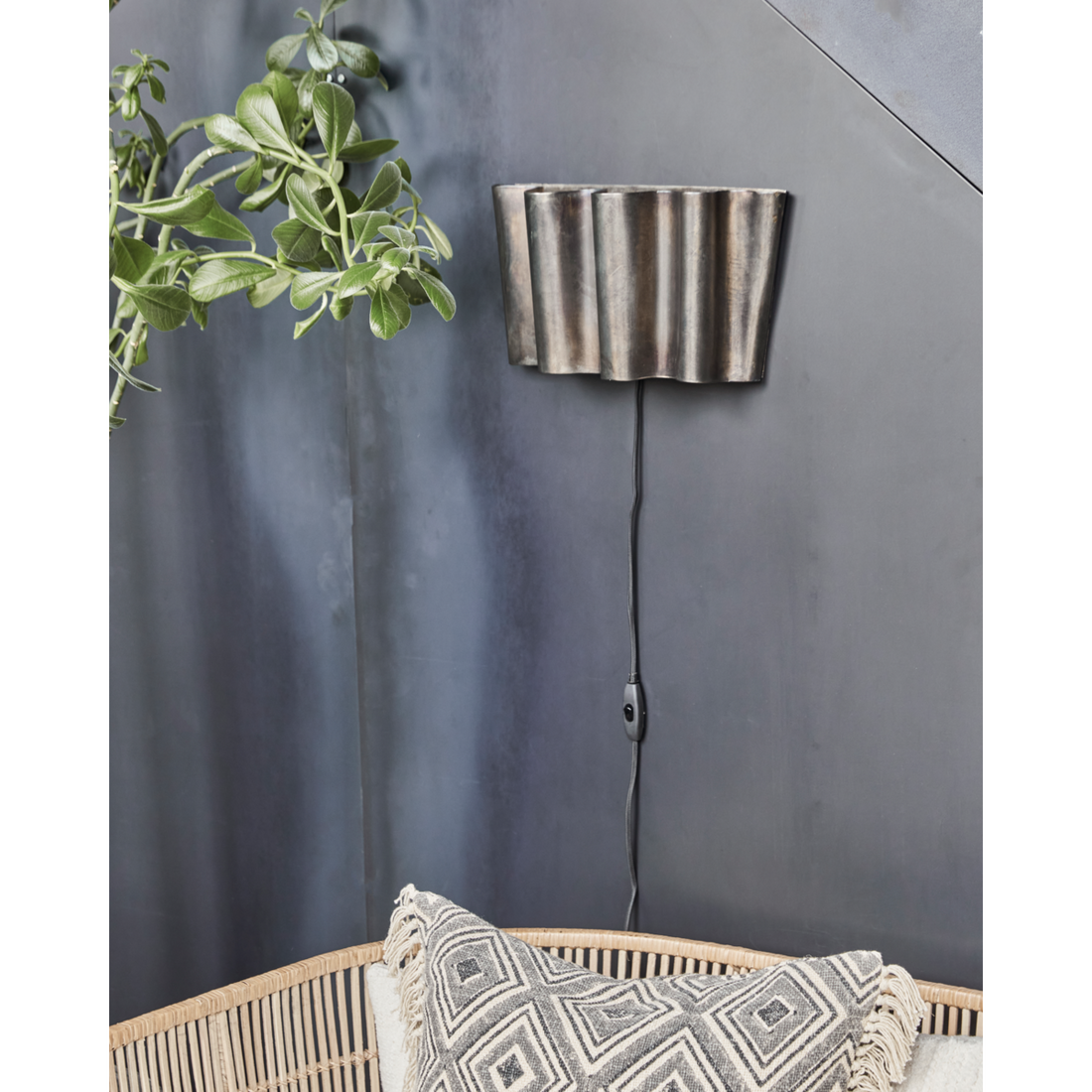 Vägglampa, hdflola, antik brun
