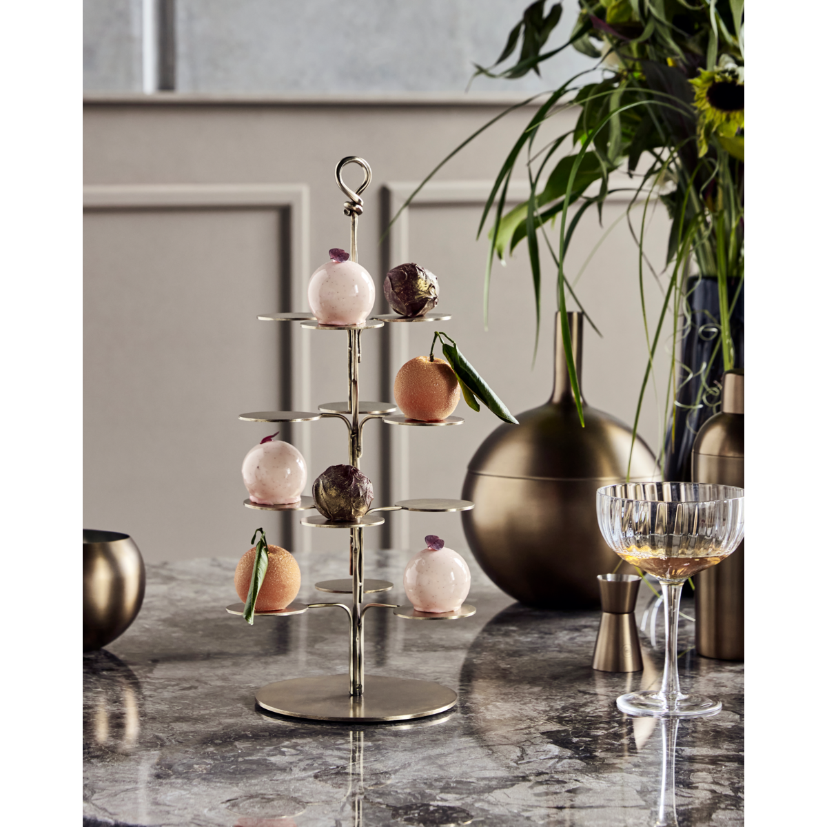 Etablering, hdseny, antik mässing