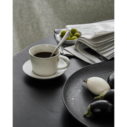 Kopp med fat, hdpion, grå; vit