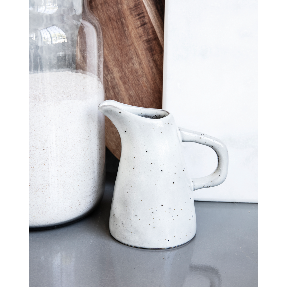 Pitcher, rustik, grå;