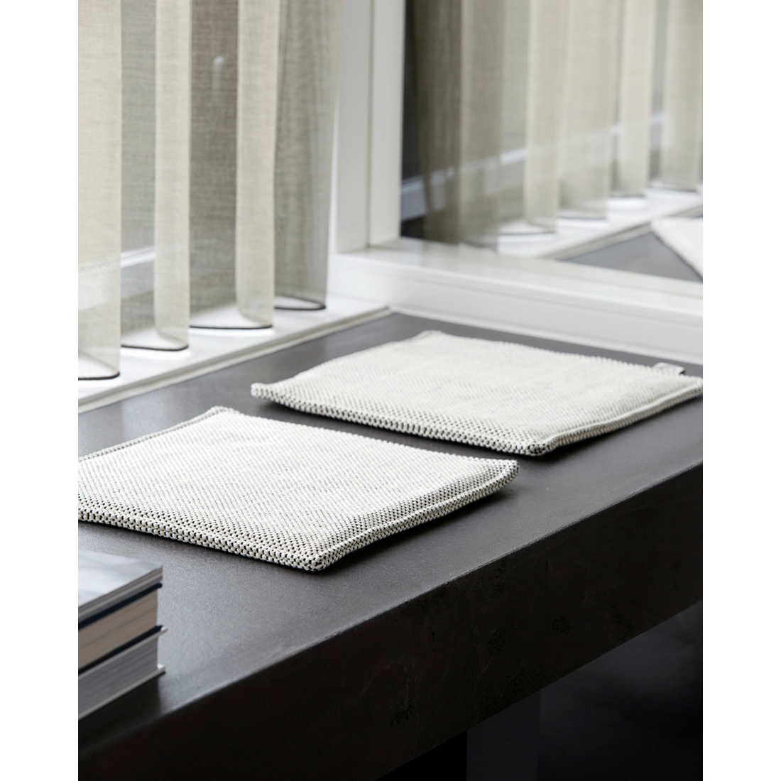 Sittdyna, hdcuun, svart; vit