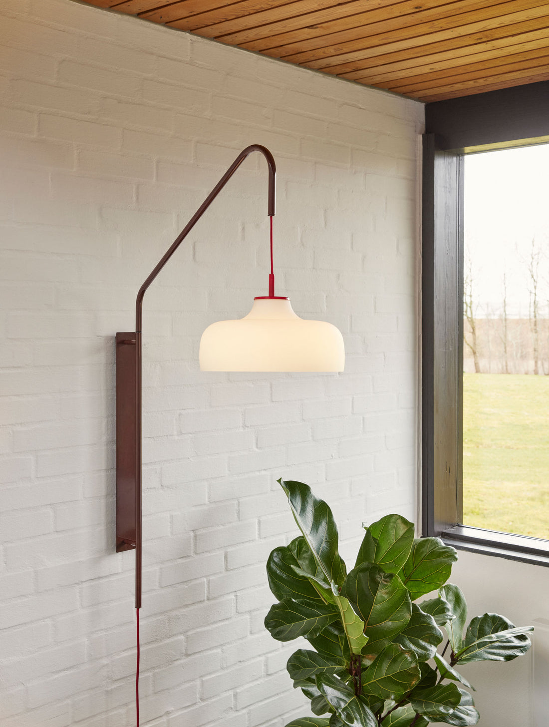 Aktuell Vägglampa Röd - 71x30xh111cm