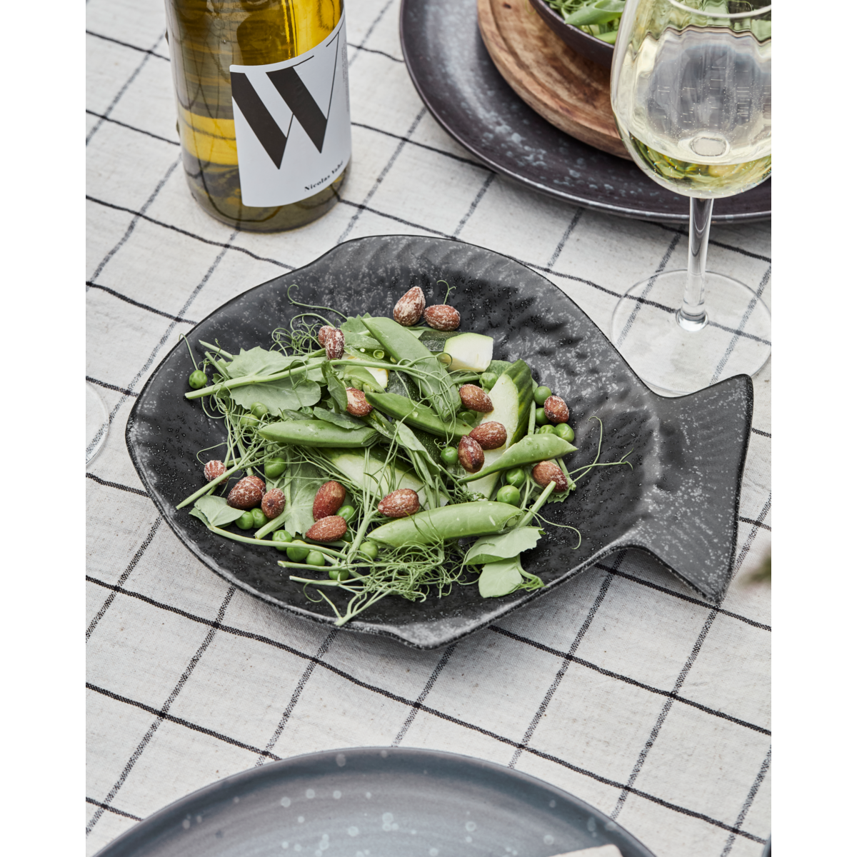 Serverande maträtt, hdkala, svart