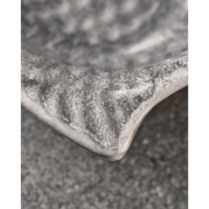 Serverande maträtt, hdmaki, grå