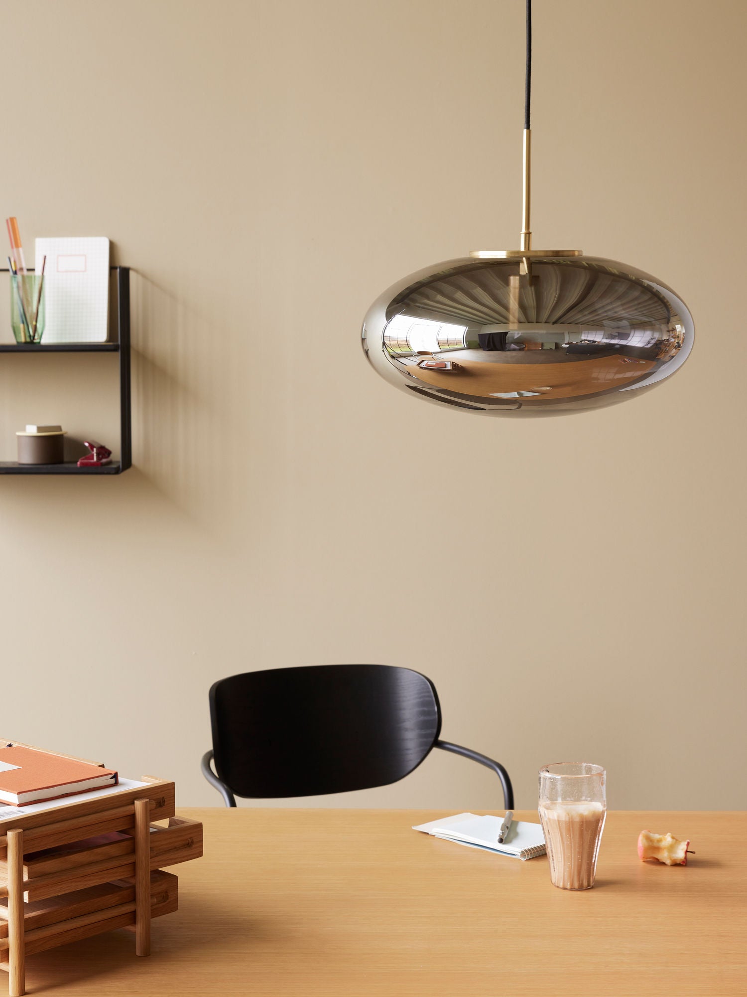 Hübsch reflekterar hänge ellipse grå