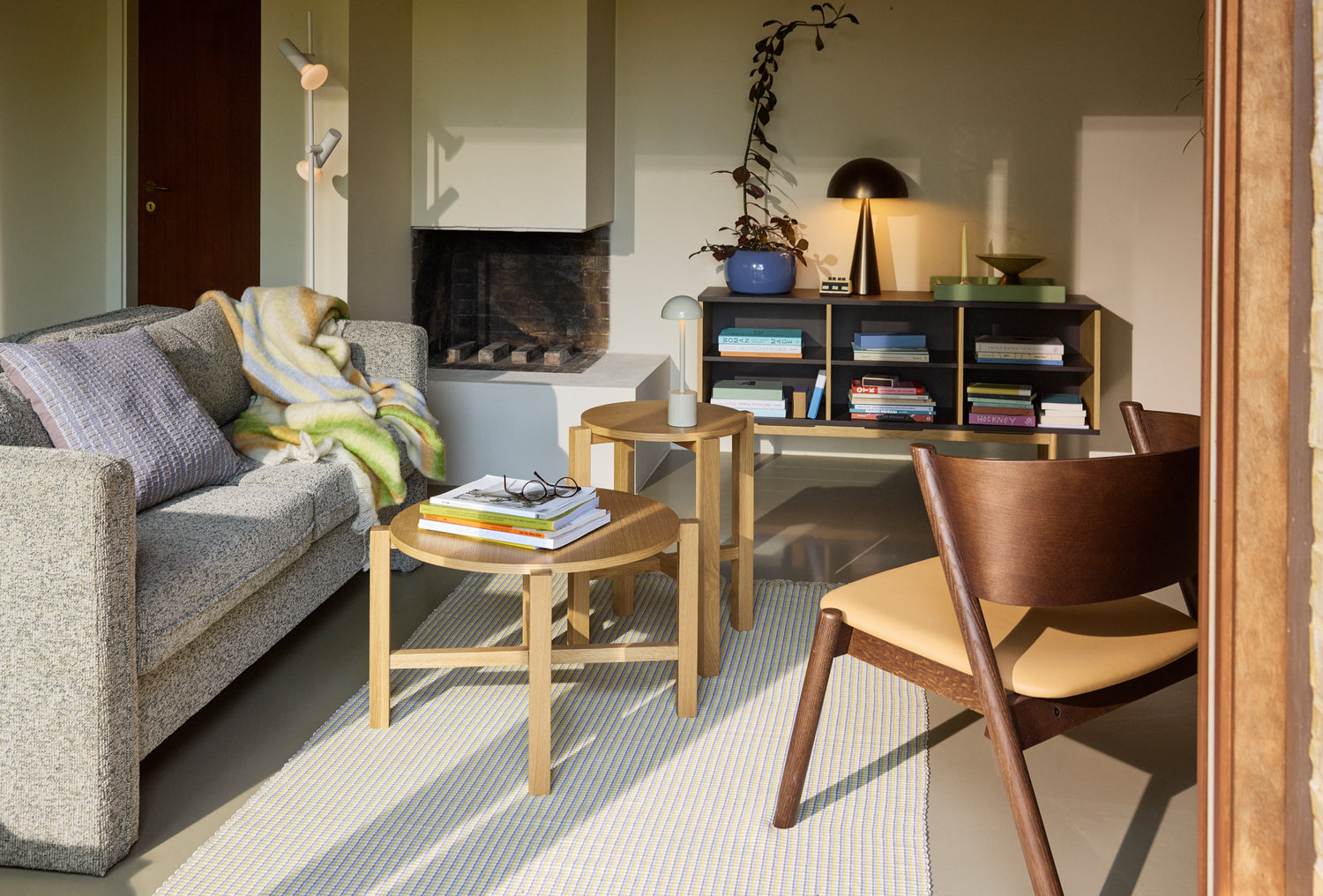 Fyra soffbord Natural (set med 2) - ø68xh42cm, ø48xh55cm