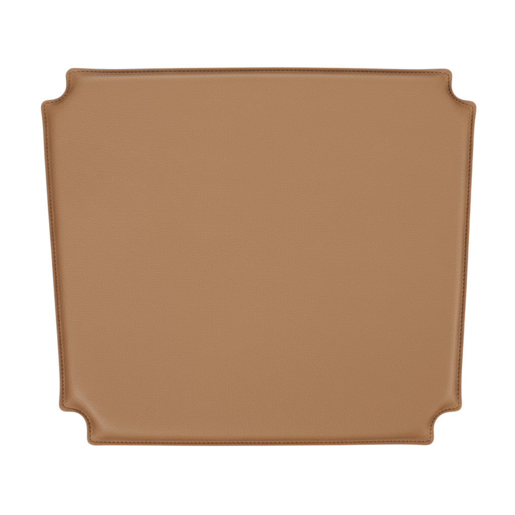 Kudde till Hans J. Wegner CH26 -stol i sandfärgad läder