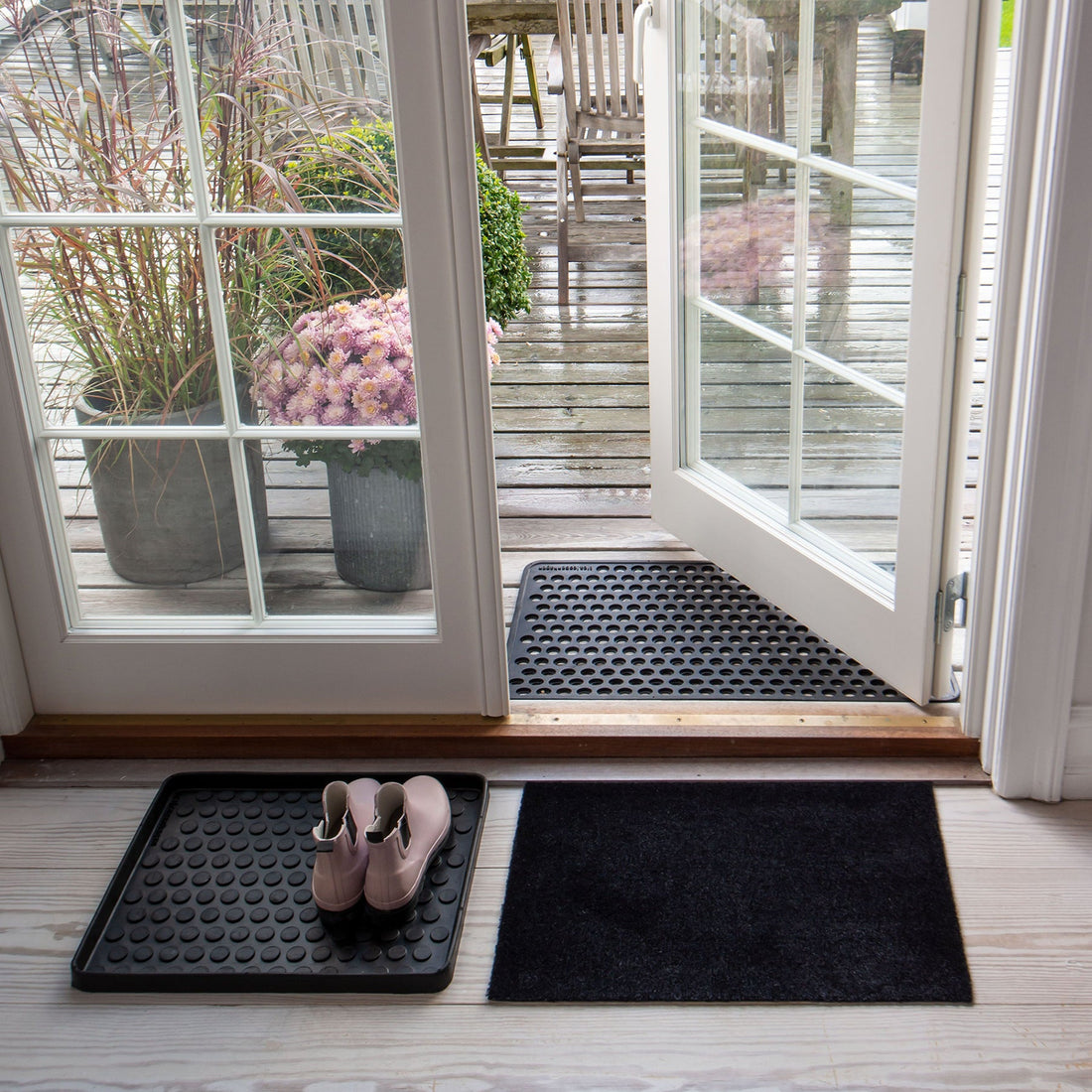 GULVMÅTTE 40 x 60 cm - UNI COLOR/BLACK - Tica Copenhagen - DesignGaragen.dk