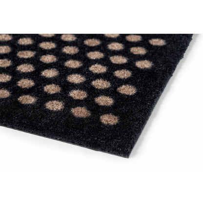 GOLVMATTA 67 x 200 CM Prickar/SVART SAND - Tica Copenhagen - DesignGaragen.dk