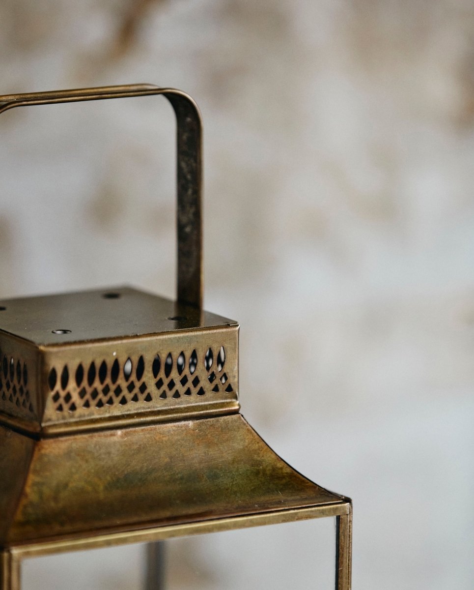 ANTIK lykta i järn - h30 cm - guldfinish