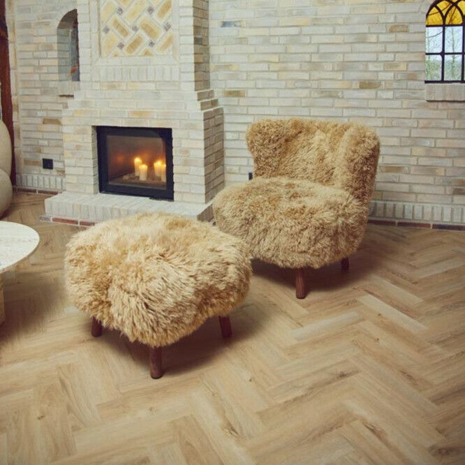 Emily Stool | Långhårig