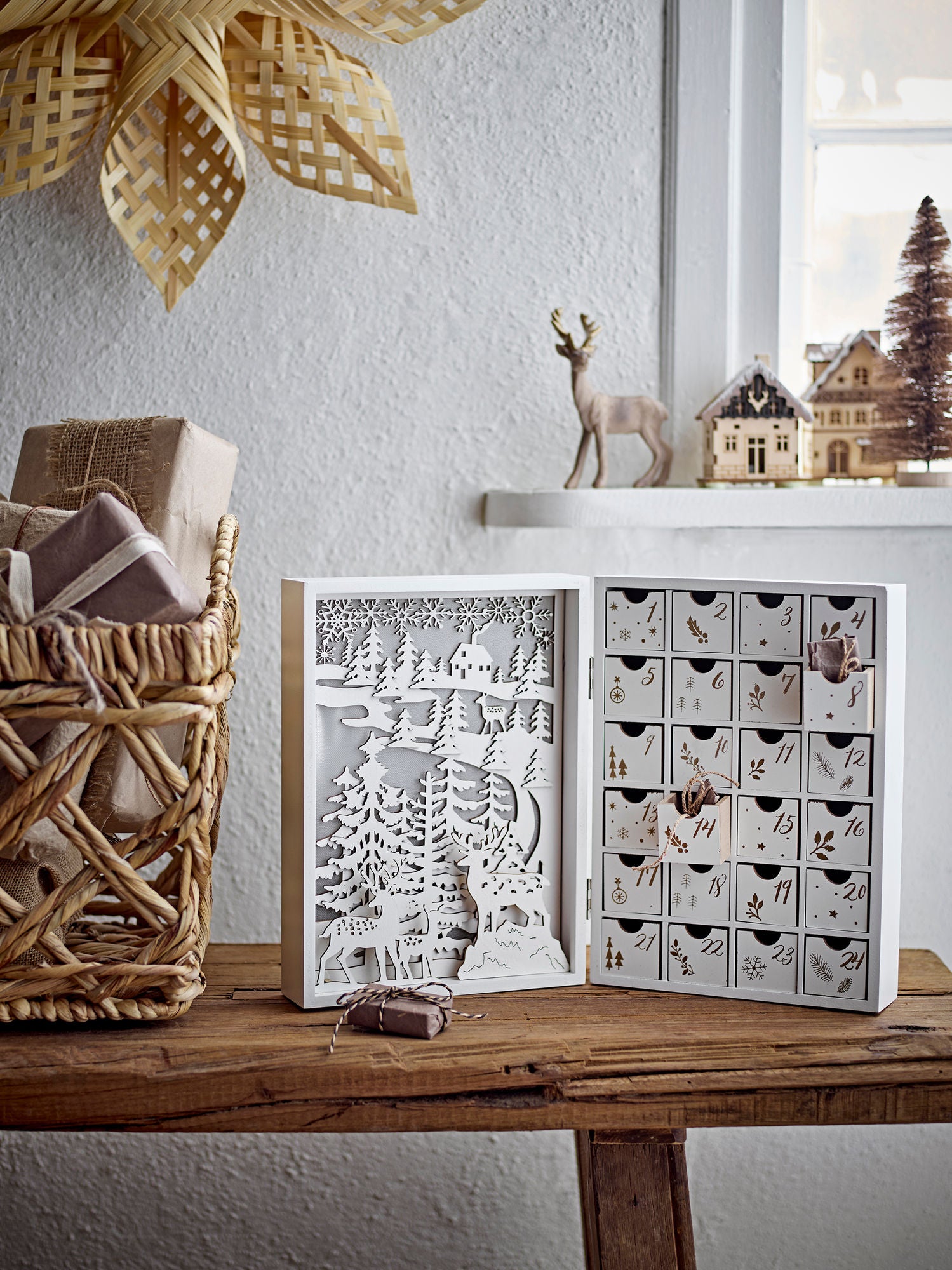 Bloomingville Elimar Kalender med ljus, vit, plywood
