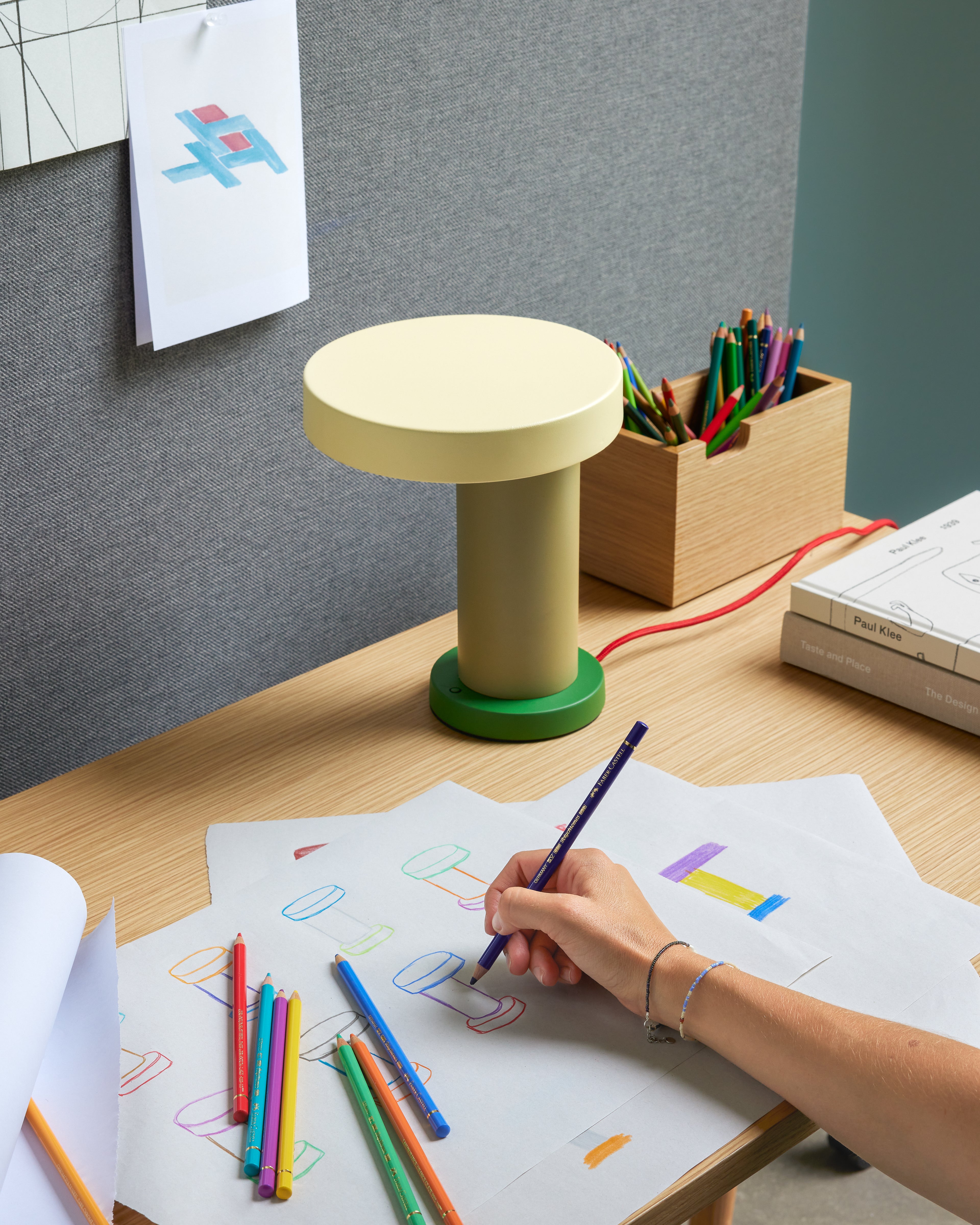 Magic Table Lamp Green/Olive Green - Ø20x H25cm, LED