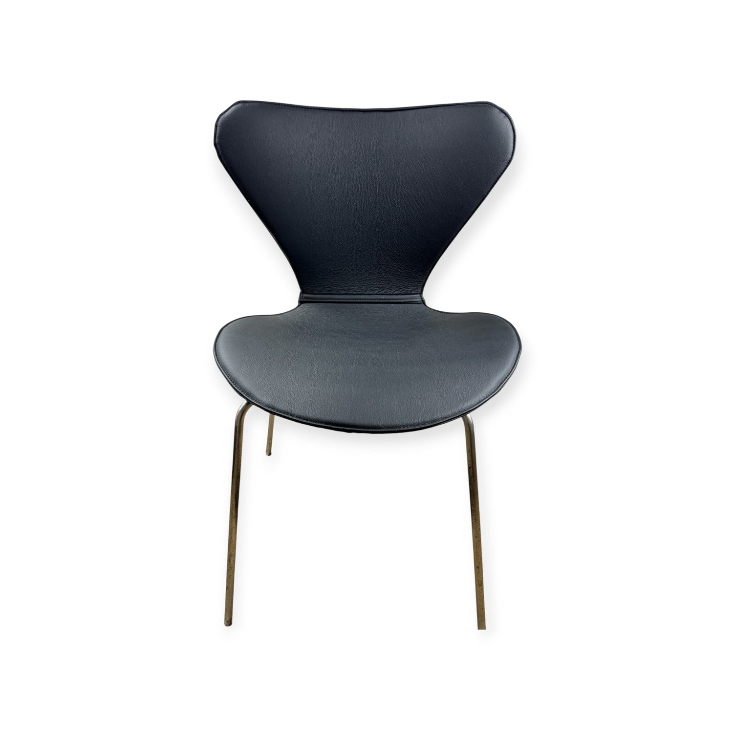 Fullt skydd för Arne Jacobsen 3107 stol i svart läder