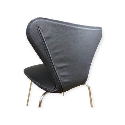 Fullt skydd för Arne Jacobsen 3107 stol i svart läder