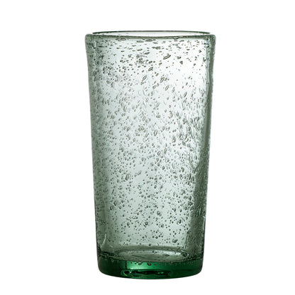 Manela dricker glas, grönt, glas