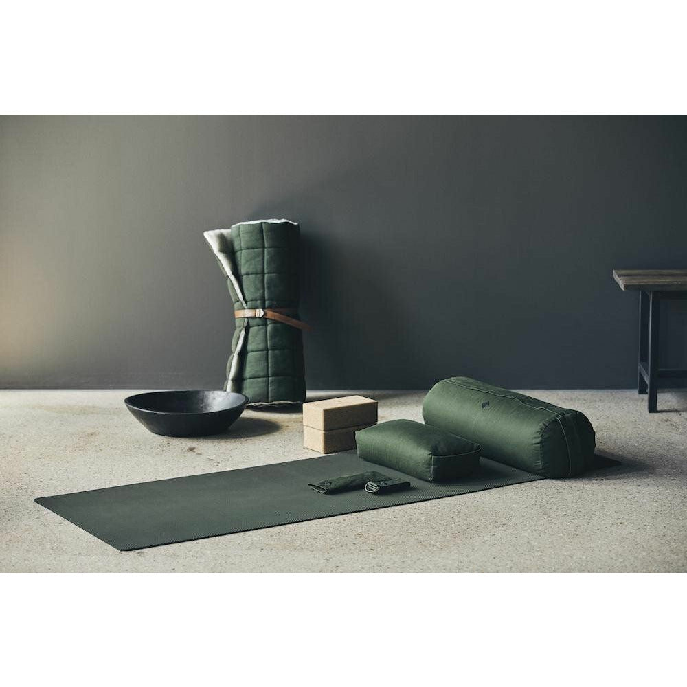 Nordal YIN YOGA-matta med läderrem - 65x195 cm - mörkgrön