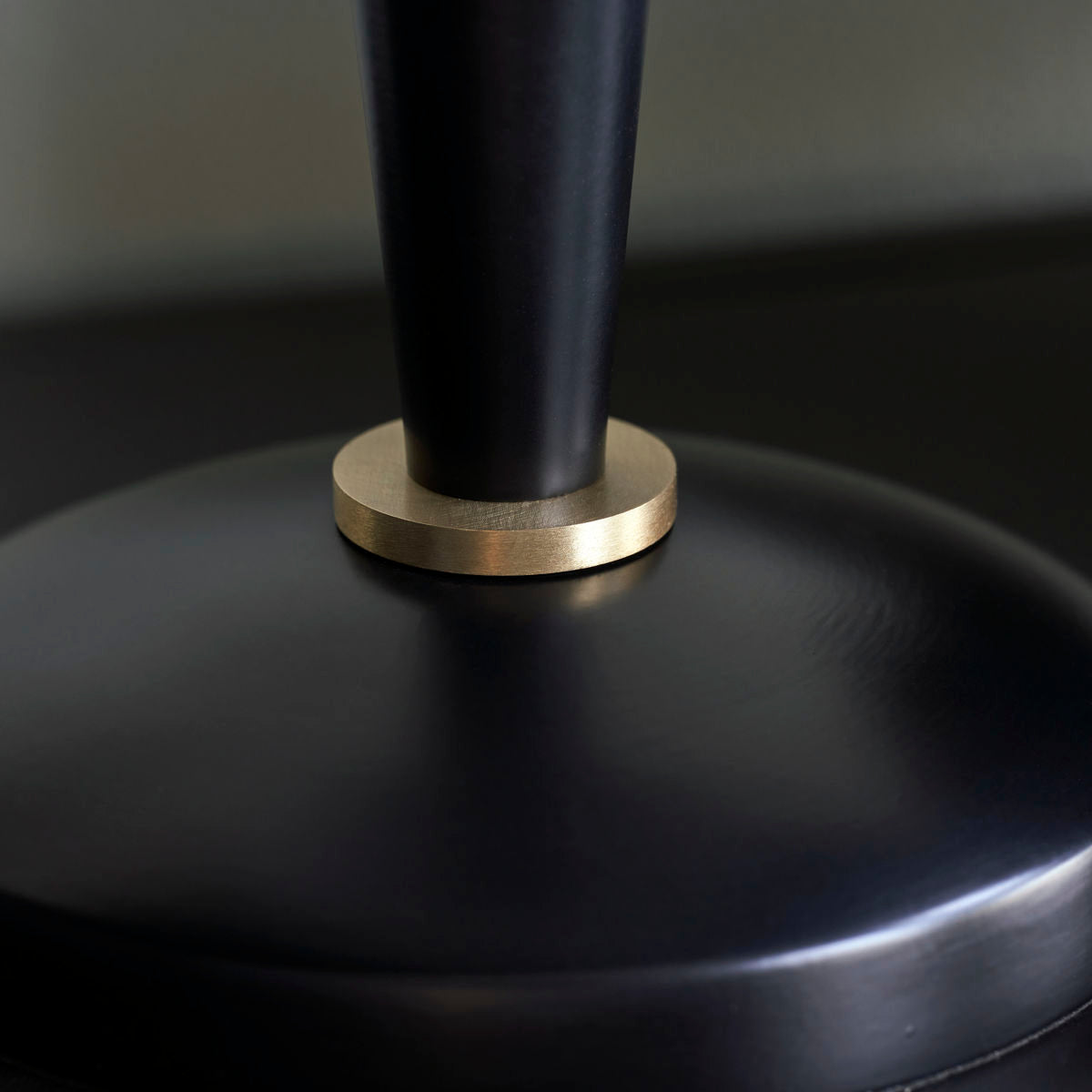 Husdoktor - bordslampa, opal, svart - h: 34 cm, dia: 28 cm