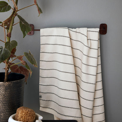 House Doctor - Håndklædeholder, Pati, Bruneret messing - l: 40 cm, w: 6 cm - House Doctor - DesignGaragen.dk