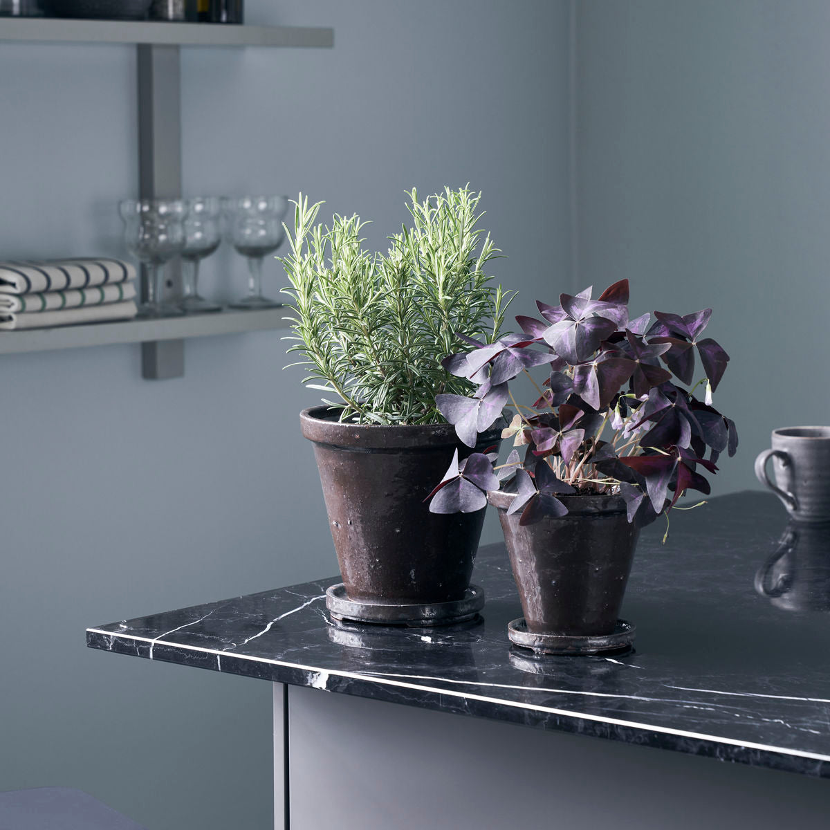 Urtepotte med underskål, HDFlower, Brun - House Doctor - DesignGaragen.dk