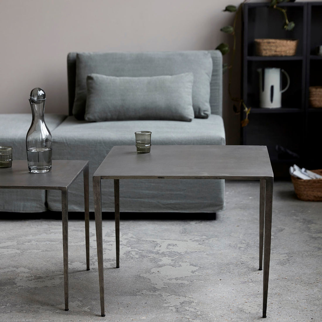 House Doctor-Side Table, Ranchi, Antique Gray-L: 60 cm, W: 60 cm, H: 50 cm