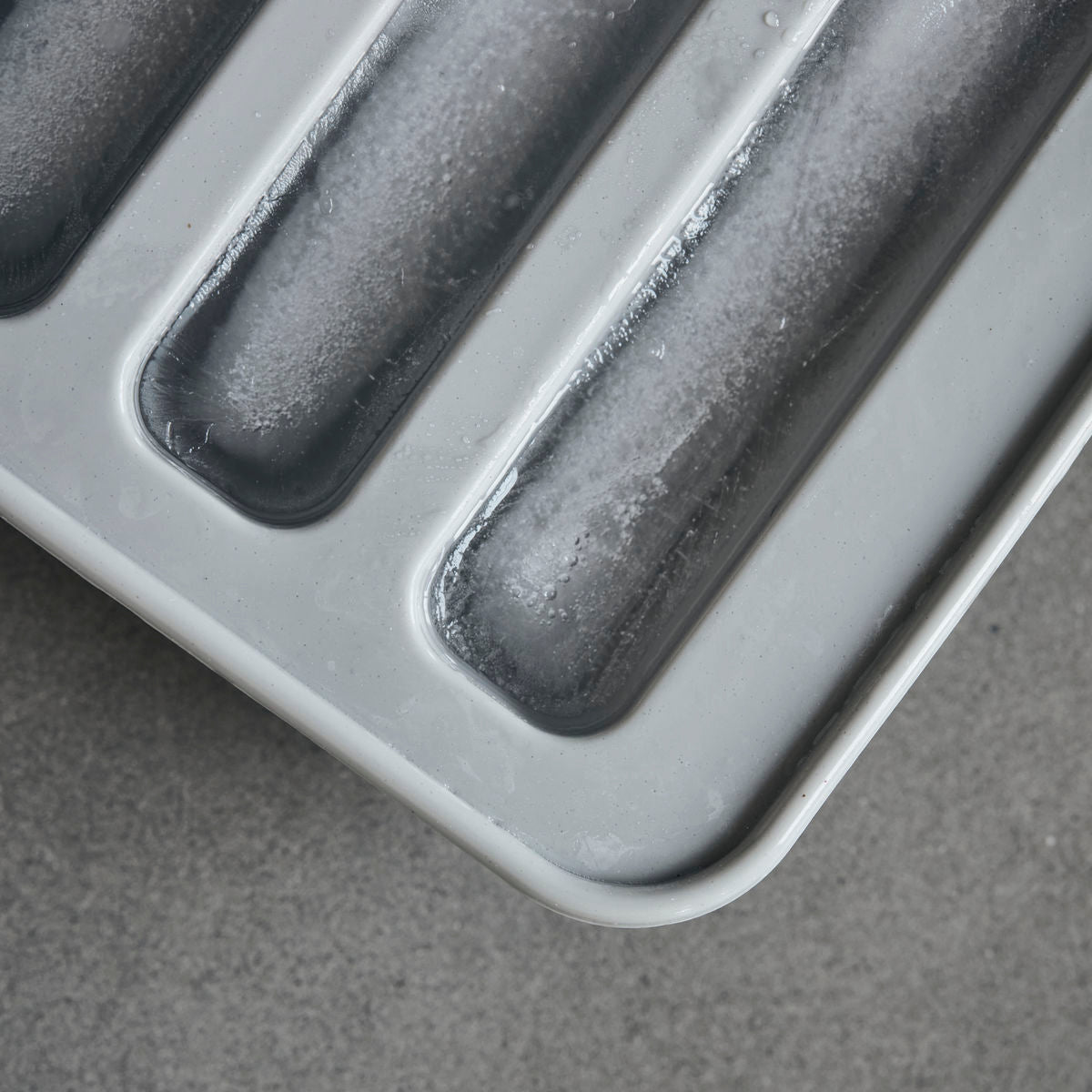 House Doctor - Ice Cube Tray, Crystal, Gray - L: 24,7 cm, W: 9 cm, H: 2,1 cm