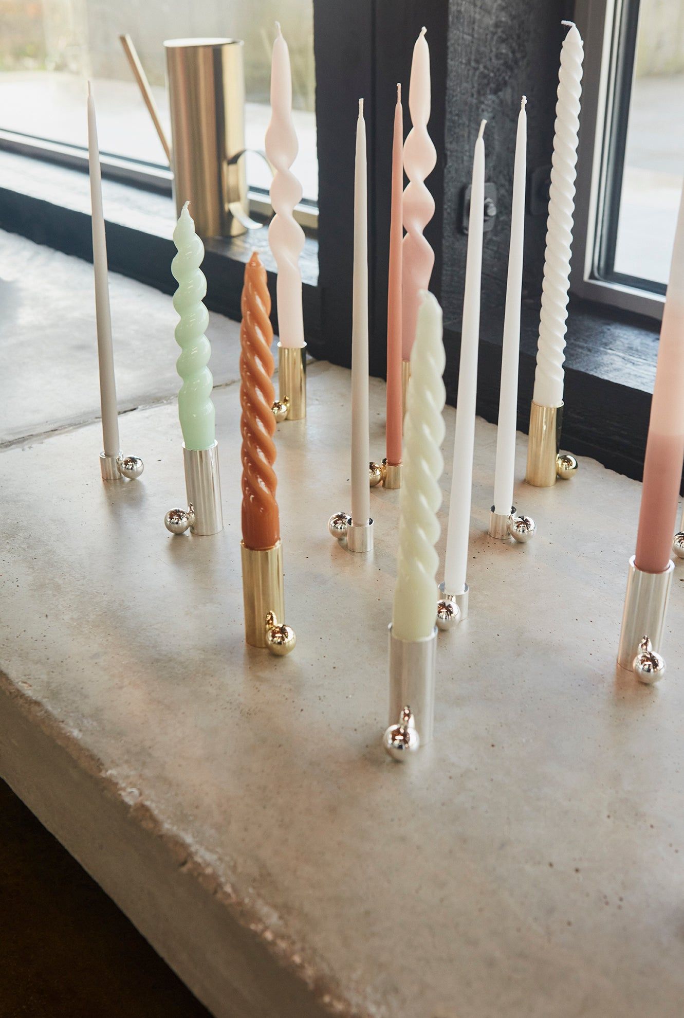 Oyoy Living Palloa Candlestick - liten - mässing