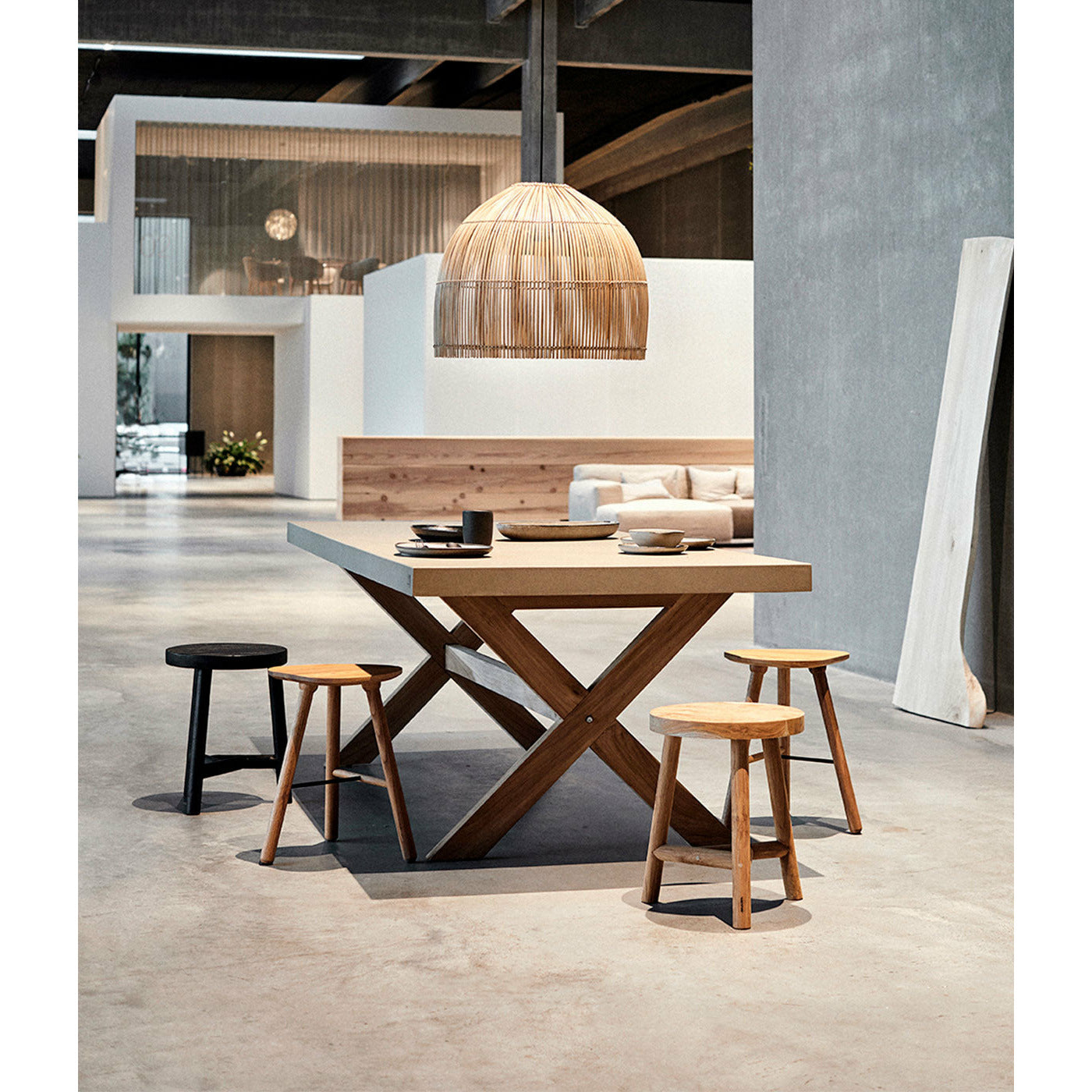 Muubs Spisebord North 200 - Grey - Rockstone - W: 100 H: 74 L: 200 cm - DesignGaragen.dk.