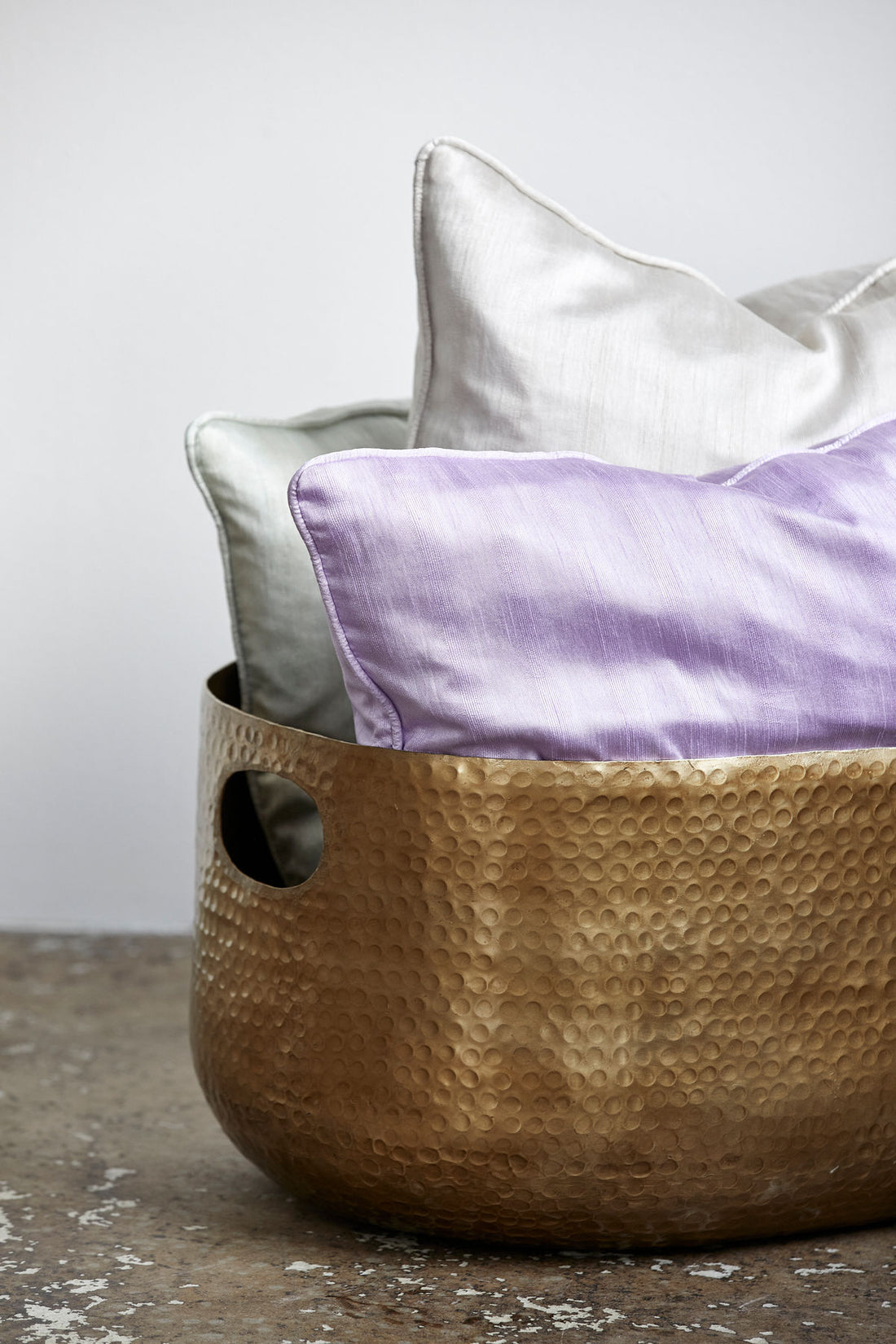 Laika korg i aluminium - stor - Ø60 cm - guldfinish