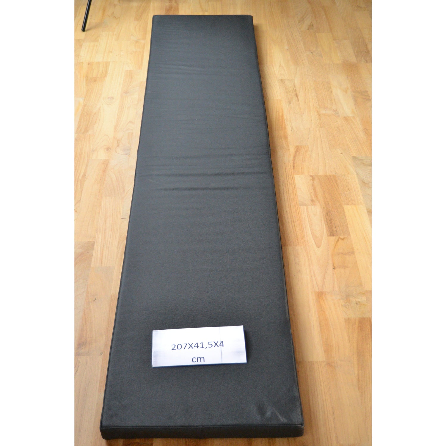 Svart läderkudde 207x41.5x4 cm