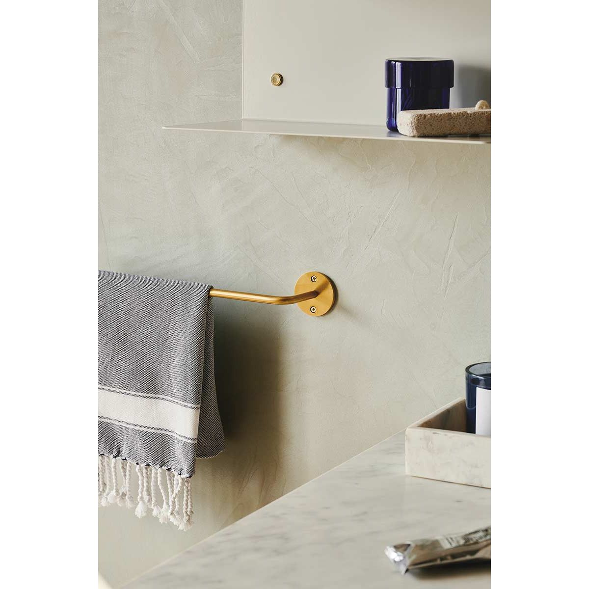 Detalj metallhylla i beige - 40 cm